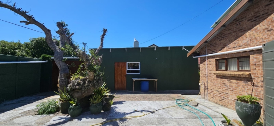 3 Bedroom Property for Sale in Kleinbaai Western Cape